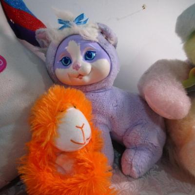 8 stuffed animals