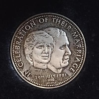 1981 British Celebration of their Marriage Lady Diana and the Prince of Wales Silver Round (#3)