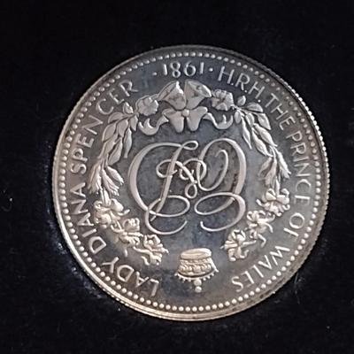 1981 British Celebration of their Marriage Lady Diana and the Prince of Wales Silver Round (#3)