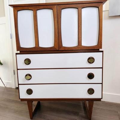 Rare Vintage Mid Century 1960’s Limited Production 6-Drawer Walnut Gentleman’s Chest Highboy Dresser w/Sculptural Legs, Brass Spade Pulls...