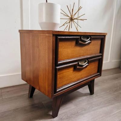Vintage Mid Century 2-Drawer Walnut Nightstand w/Sculptural Facade, Brass Hardware & Tapered Legs