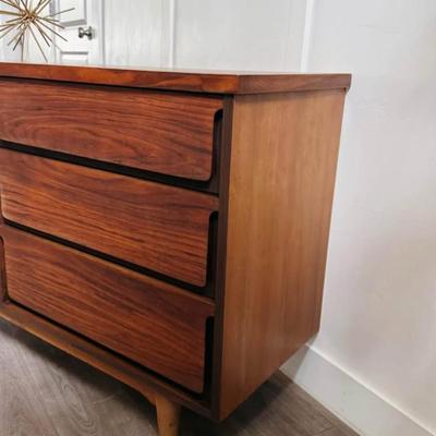 Vintage Mid Century 6-Drawer Walnut Dresser Credenza w/Floating Sculptural Facade Drawers & Tapered Legs
