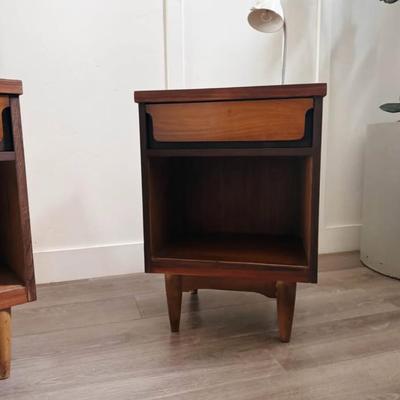 Pair of Vintage Mid Century Single Drawer Walnut Nightstands w/Floating Sculptural Facade Drawers & Tapered Legs
