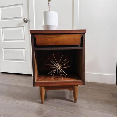 Pair of Vintage Mid Century Single Drawer Walnut Nightstands w/Floating Sculptural Facade Drawers & Tapered Legs