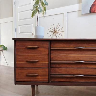 Vintage Mid Century 9-Drawer Walnut Dresser Credenza w/Hand Carved Wooden Pulls & Tapered Legs