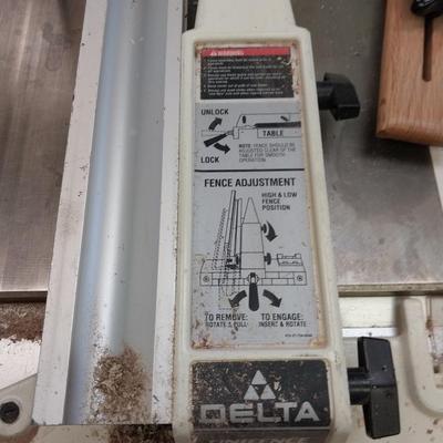 DELTA CONTRACTOR TABLE SAW WITH ANGLE EASE ADAPTER