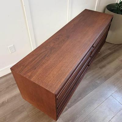 Vintage Mid Century 6-Drawer Walnut Dresser Credenza w/Sculptural Wooden Pulls & Tapered Legs