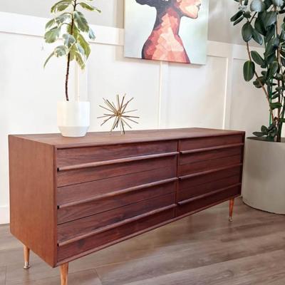 Vintage Mid Century 6-Drawer Walnut Dresser Credenza w/Sculptural Wooden Pulls & Tapered Legs