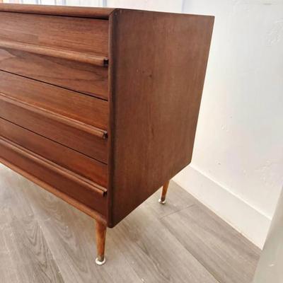 Vintage Mid Century 6-Drawer Walnut Dresser Credenza w/Sculptural Wooden Pulls & Tapered Legs