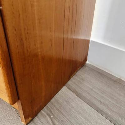 Vintage Mid Century 6-Drawer Danish Teak Wood Dresser w/Sleek Flat Facade Drawers & Sculptural Pulls