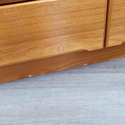 Vintage Mid Century 6-Drawer Danish Teak Wood Dresser w/Sleek Flat Facade Drawers & Sculptural Pulls