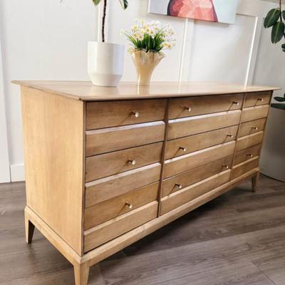 Vintage Mid Century 9-Drawer Sable Cadence Dresser Credenza w/White Enamel Hardware & Tapered Legs by Heywood Wakefield