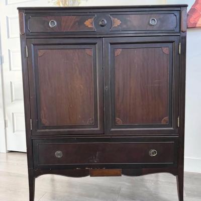 Antique 5-Drawer Mahogany Chest of Drawers Highboy Dresser w/Seashell Motif by Berkey & Gay Furniture