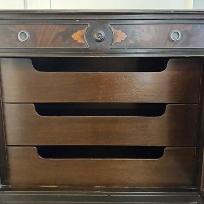 Antique 5-Drawer Mahogany Chest of Drawers Highboy Dresser w/Seashell Motif by Berkey & Gay Furniture