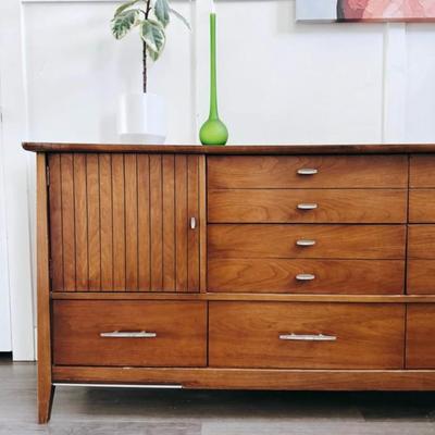 Vintage Mid Century 1960’s 9-Drawer Walnut Dresser Credenza w/Fluted Facade Cabinet Door, Chrome Pulls & Tapered Legs by Harmony House