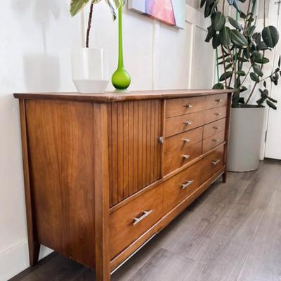 Vintage Mid Century 1960’s 9-Drawer Walnut Dresser Credenza w/Fluted Facade Cabinet Door, Chrome Pulls & Tapered Legs by Harmony House