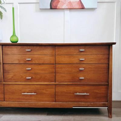 Vintage Mid Century 1960’s 9-Drawer Walnut Dresser Credenza w/Fluted Facade Cabinet Door, Chrome Pulls & Tapered Legs by Harmony House