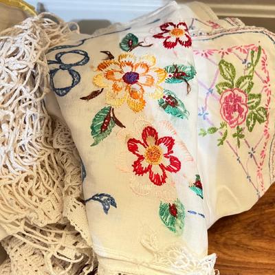 BIG Lot Vintage Contemp. Table Linens - Embroidered, Lace, Tatted