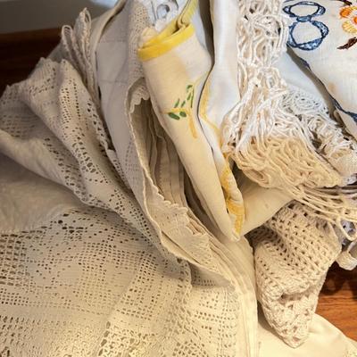 BIG Lot Vintage Contemp. Table Linens - Embroidered, Lace, Tatted