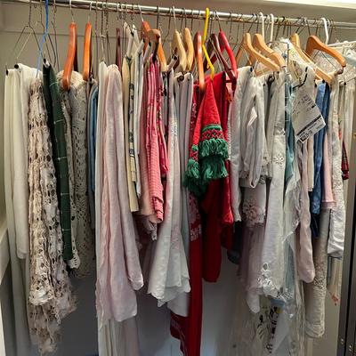 BIG Lot Vintage Contemp. Table Linens - Embroidered, Lace, Tatted