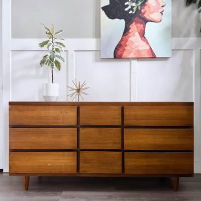 Vintage Mid Century 9-Drawer Walnut Dresser Credenza w/Thick Sculptural Drawer Facade & Tapered Legs