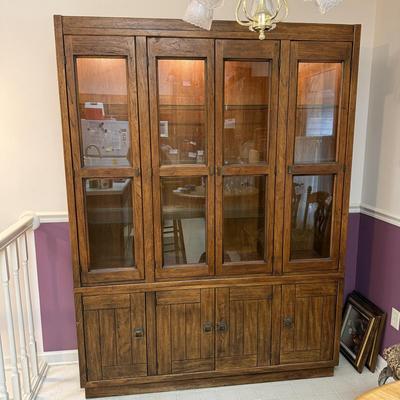 Drexel Lighted China Cabinet (K-BM)