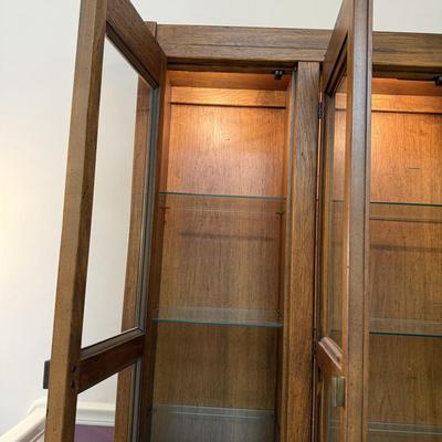 Drexel Lighted China Cabinet (K-BM)