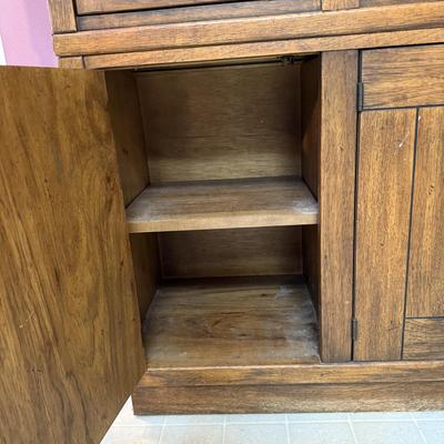 Drexel Lighted China Cabinet (K-BM)