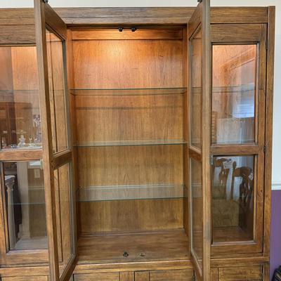 Drexel Lighted China Cabinet (K-BM)