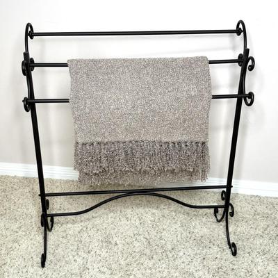 Light Metal Quilt Rack with Throw
