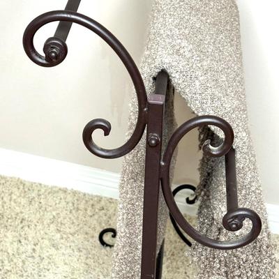 Light Metal Quilt Rack with Throw