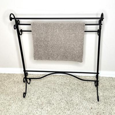 Light Metal Quilt Rack with Throw