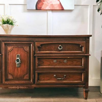 Vintage Italian Neoclassical Style 9-Drawer Dresser Credenza w/Floral, Shell & Fluted Carved Facade & Tapered Legs by Dixie