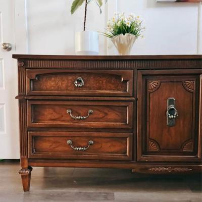 Vintage Italian Neoclassical Style 9-Drawer Dresser Credenza w/Floral, Shell & Fluted Carved Facade & Tapered Legs by Dixie