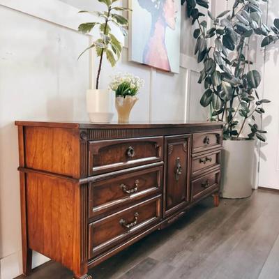 Vintage Italian Neoclassical Style 9-Drawer Dresser Credenza w/Floral, Shell & Fluted Carved Facade & Tapered Legs by Dixie