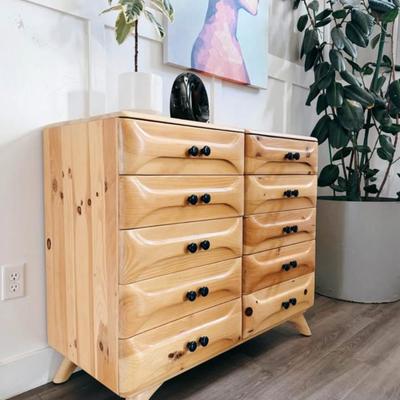 Vintage Mid Century 1950’s 10-Drawer Sculptured Pine Dresser Credenza w/Sculptural Facade Drawers & Tapered Legs by Franklin Shockey