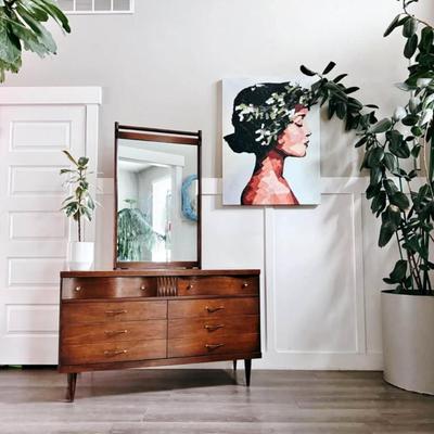 Vintage Mid Century 6-Drawer Lowboy Walnut Dresser Credenza w/Fluted Facade, Bow Front Top Drawers, Brass Hardware, Tapered Legs &...