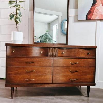 Vintage Mid Century 6-Drawer Lowboy Walnut Dresser Credenza w/Fluted Facade, Bow Front Top Drawers, Brass Hardware, Tapered Legs &...