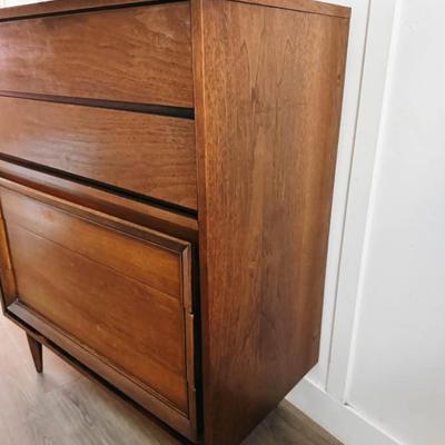Vintage Mid Century 5-Drawer Highboy Walnut Dresser w/Sculptural Wood Facade & Tapered Legs by Basic Witz