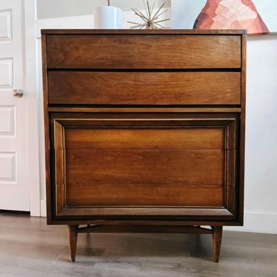 Vintage Mid Century 5-Drawer Highboy Walnut Dresser w/Sculptural Wood Facade & Tapered Legs by Basic Witz