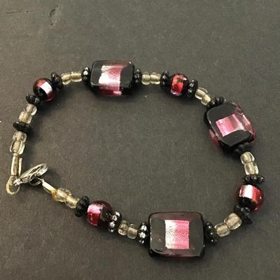 Pretty art glass bead bracelet