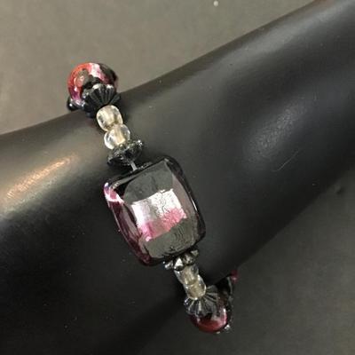 Pretty art glass bead bracelet