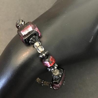 Pretty art glass bead bracelet