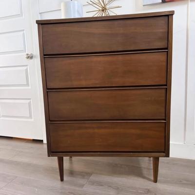 Vintage Mid Century 4-Drawer Walnut Highboy Dresser w/Tapered Legs