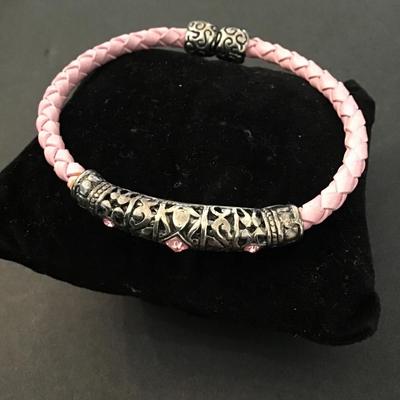 Pink leather magnetic bracelet