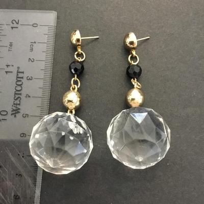 Cute vintage faux glass ball dangle earrings