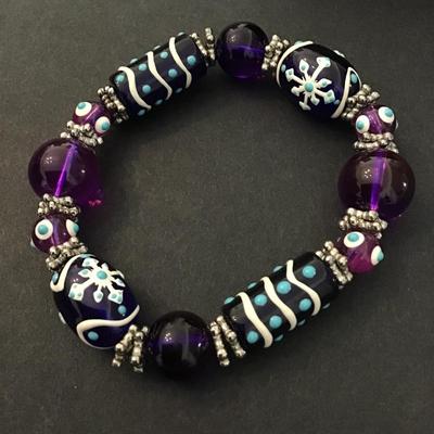 Purple glass art beaded stretch bracelet