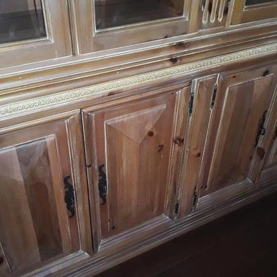 Thomasville China Cabinet