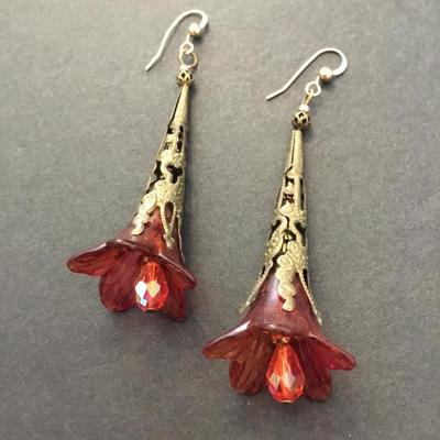 Vintage flower dangle earrings
