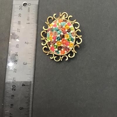 Vintage oval antiqued gold tone 3d textured petals pin brooch